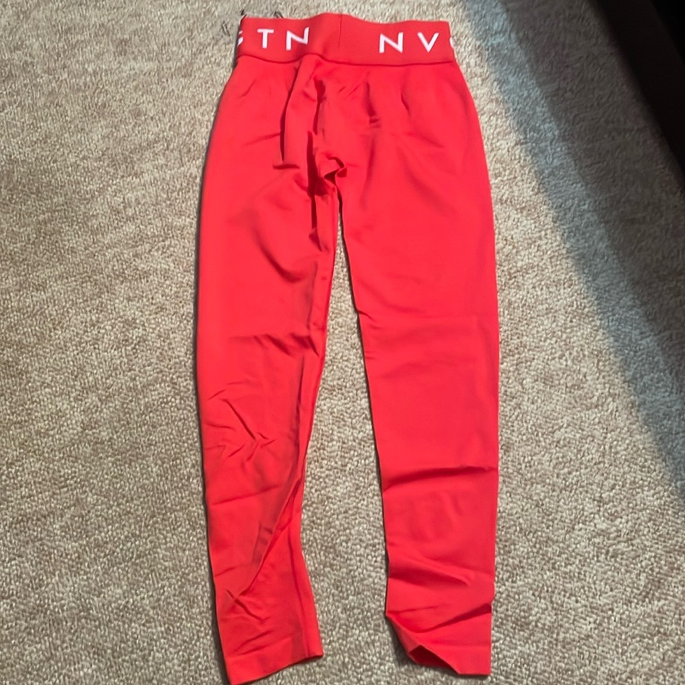 COPY - NVGTN Scarlett Sport Seamless Leggings. 
NWT
NEVER WORN
Size - M